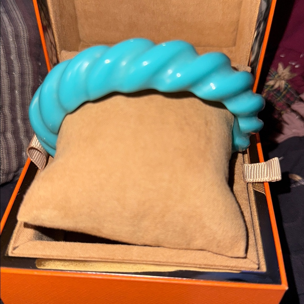 VTG turquoise blue bangle